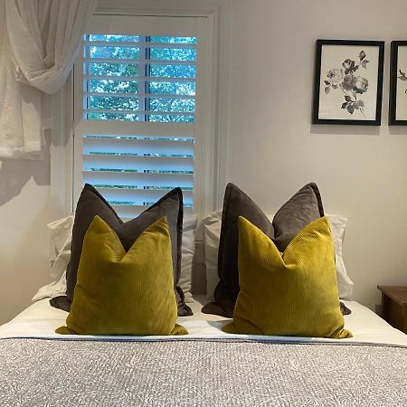 Clearbrooke Gem- Bright Private Bedroom Close To Yyz 多伦多 外观 照片