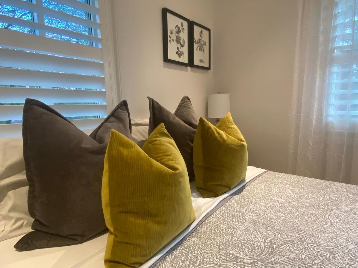 Clearbrooke Gem- Bright Private Bedroom Close To Yyz 多伦多 外观 照片
